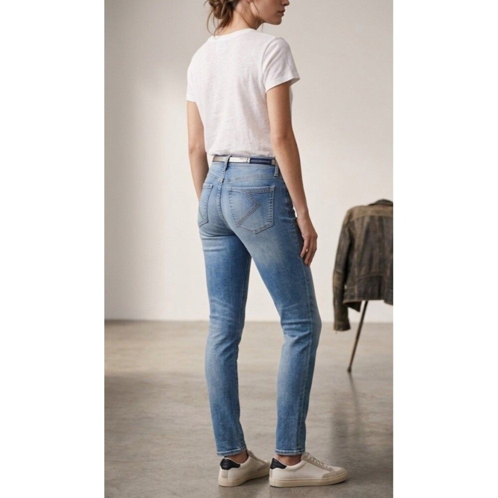 Rock & Republic Women's Straight Leg Jeans Light Wash Studded R Pocket Sz 12 Y2K